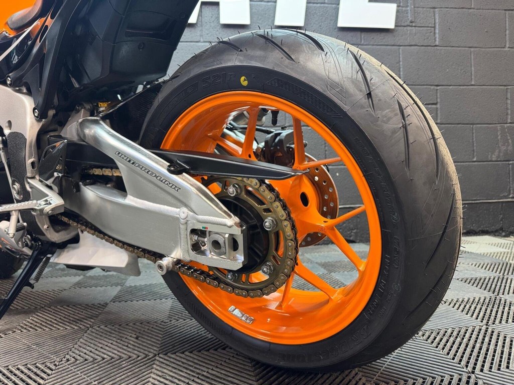 HONDA CBR1000RR Fireblade