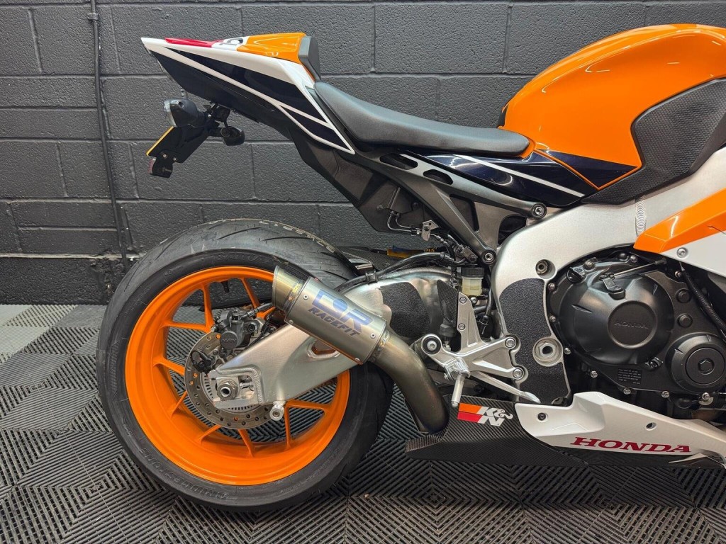 HONDA CBR1000RR Fireblade