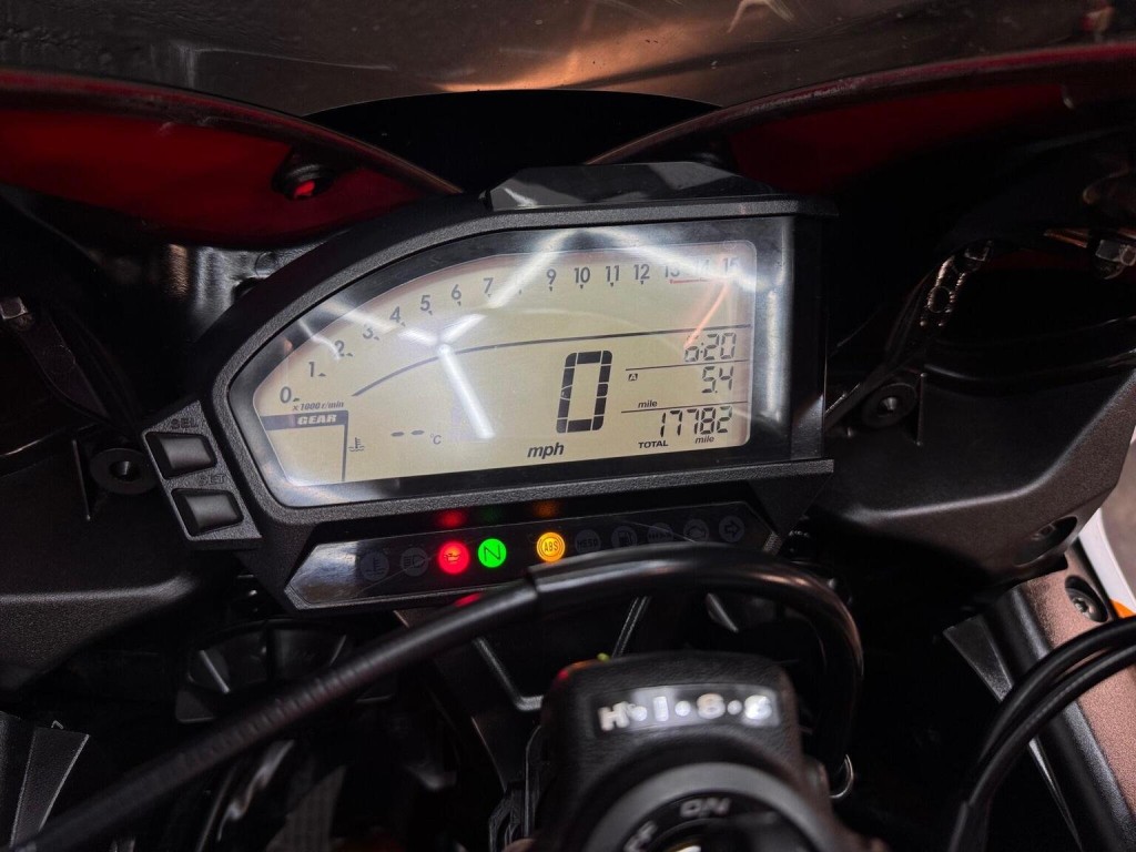 HONDA CBR1000RR Fireblade