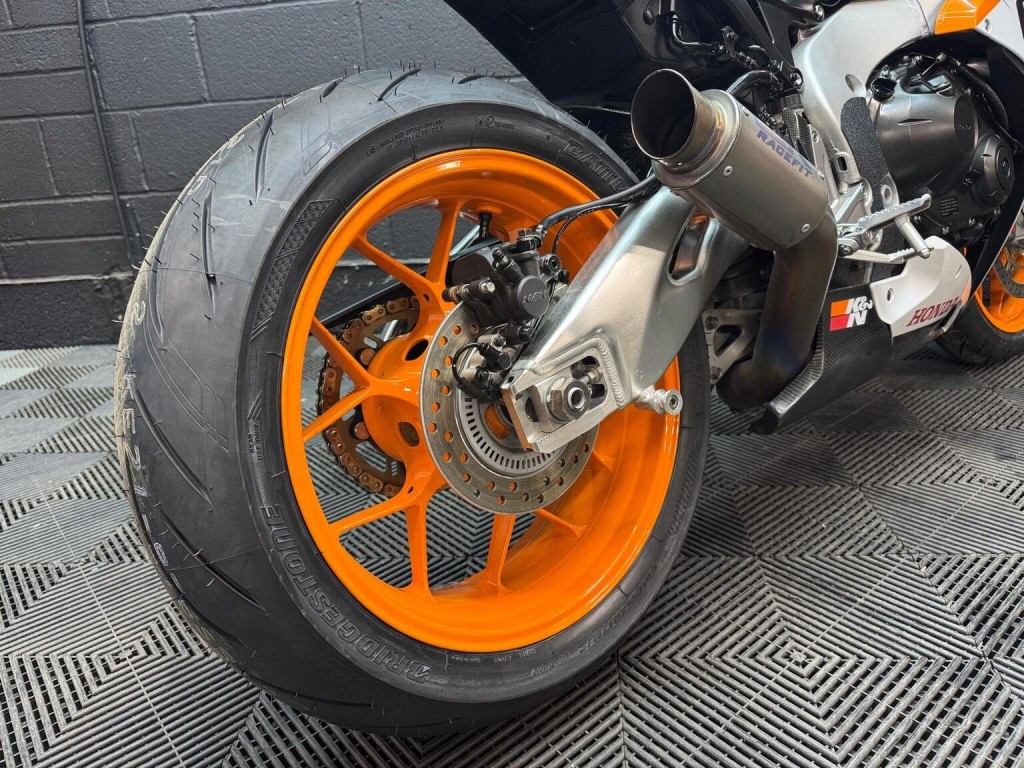HONDA CBR1000RR Fireblade