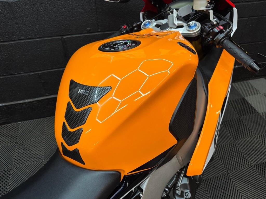 HONDA CBR1000RR Fireblade