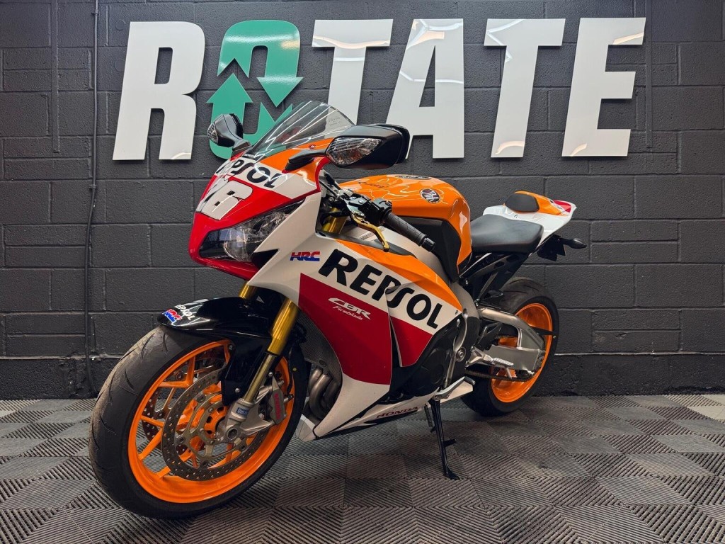 HONDA CBR1000RR Fireblade
