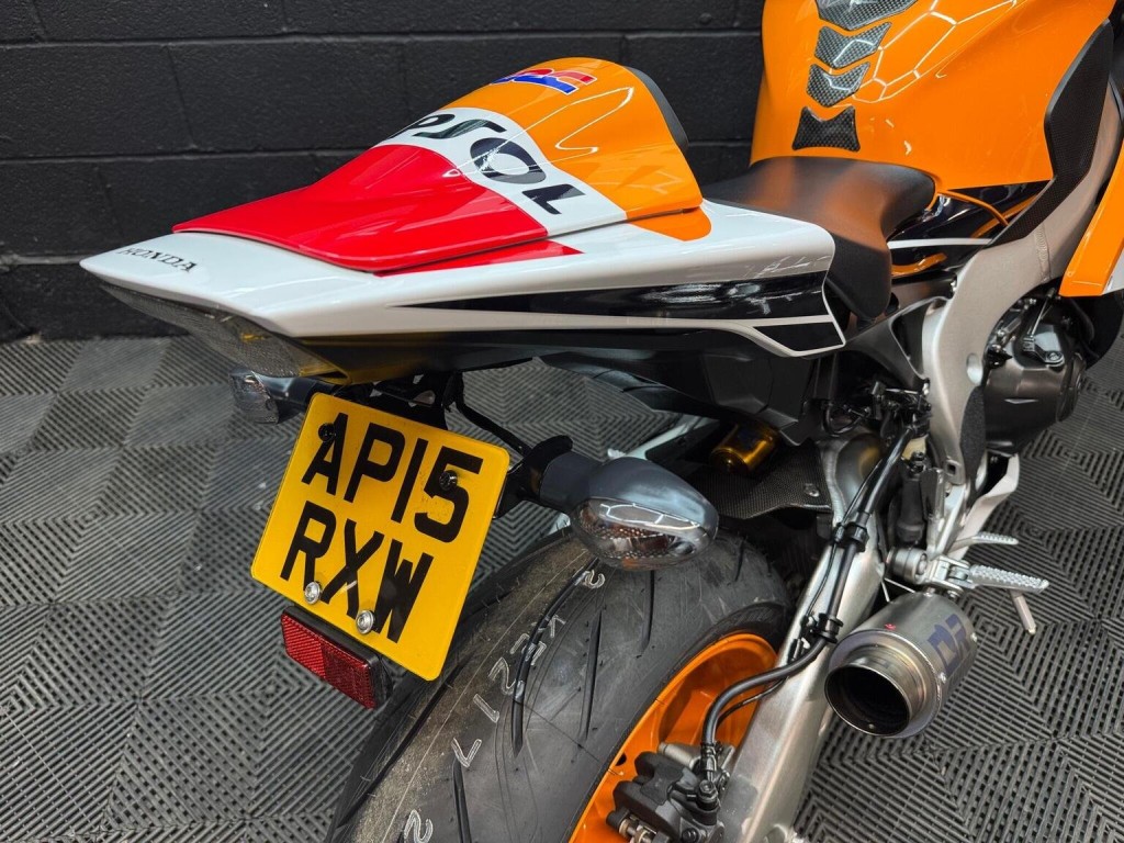 HONDA CBR1000RR Fireblade