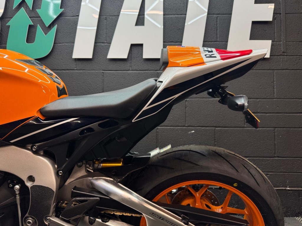 HONDA CBR1000RR Fireblade