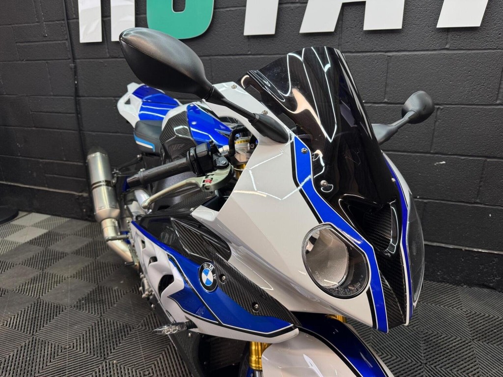BMW HP4