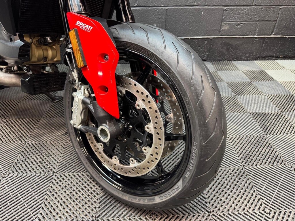 DUCATI Hypermotard