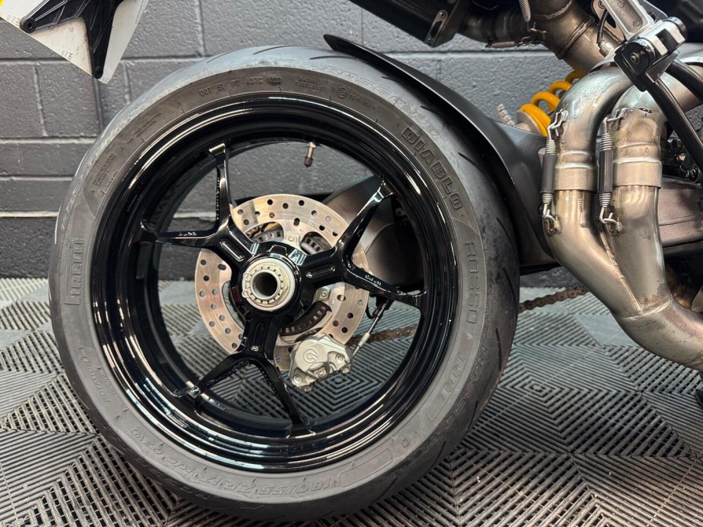 DUCATI Hypermotard