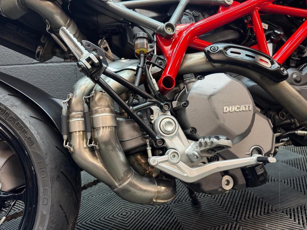 DUCATI Hypermotard