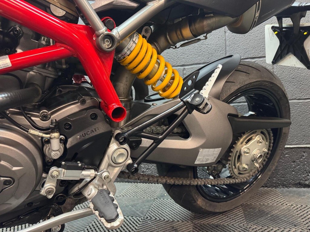 DUCATI Hypermotard