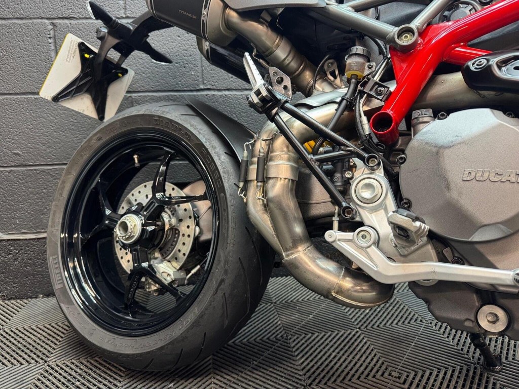 DUCATI Hypermotard