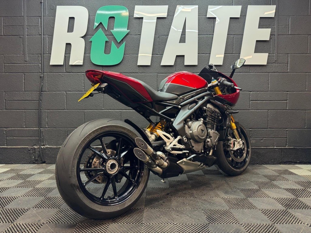 TRIUMPH SPEED TRIPLE 1200