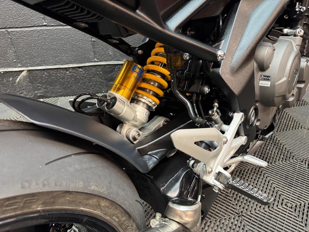 TRIUMPH SPEED TRIPLE 1200