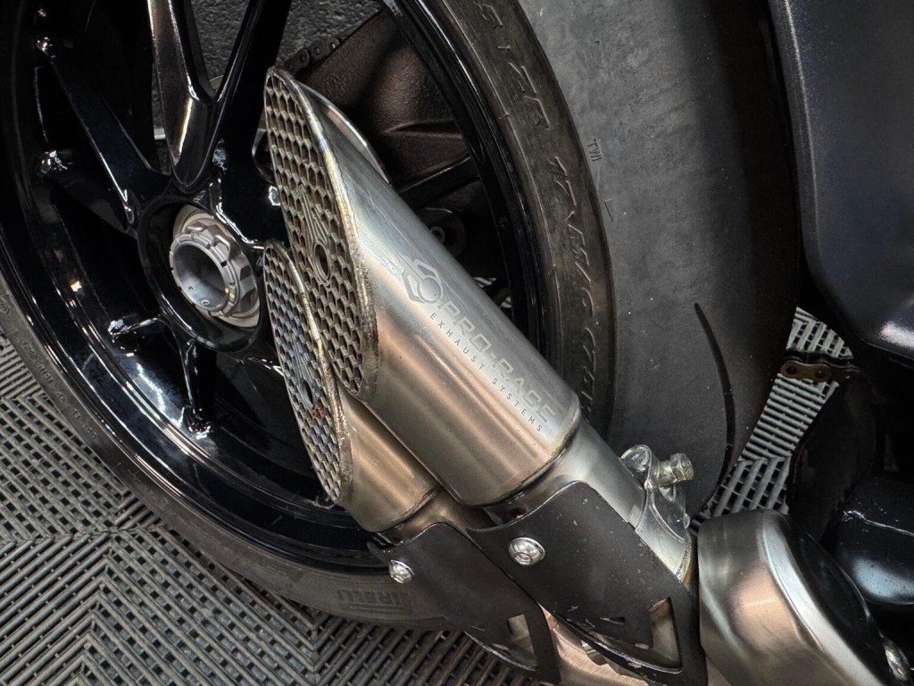 TRIUMPH SPEED TRIPLE 1200