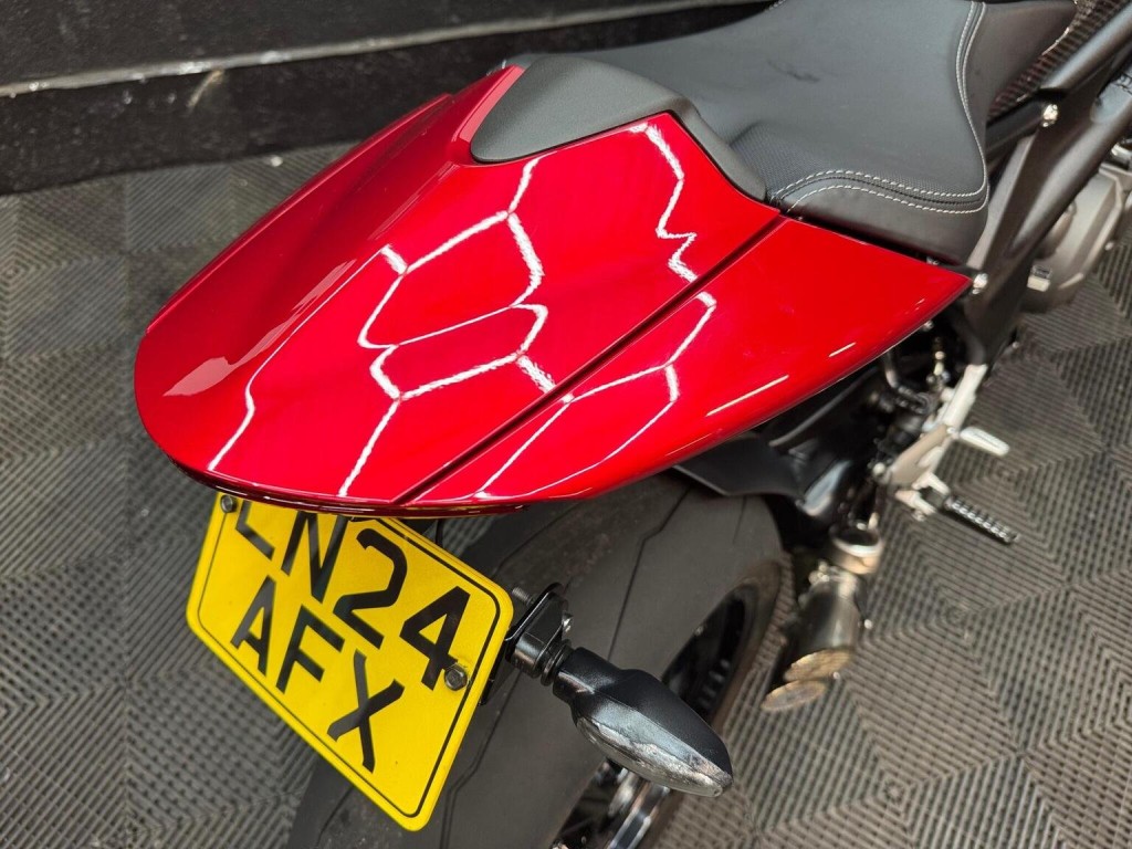 TRIUMPH SPEED TRIPLE 1200