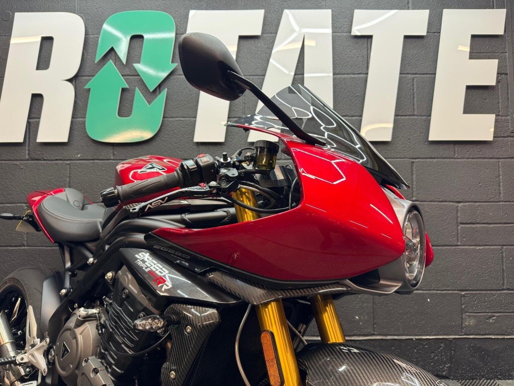 TRIUMPH SPEED TRIPLE 1200