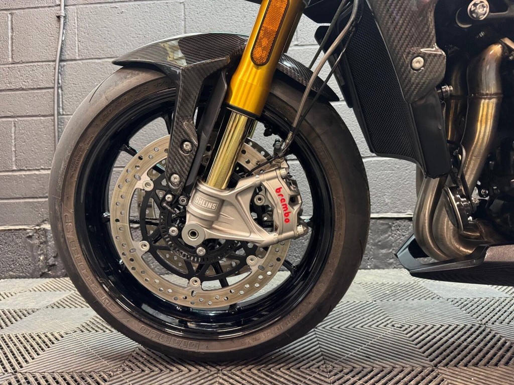 TRIUMPH SPEED TRIPLE 1200