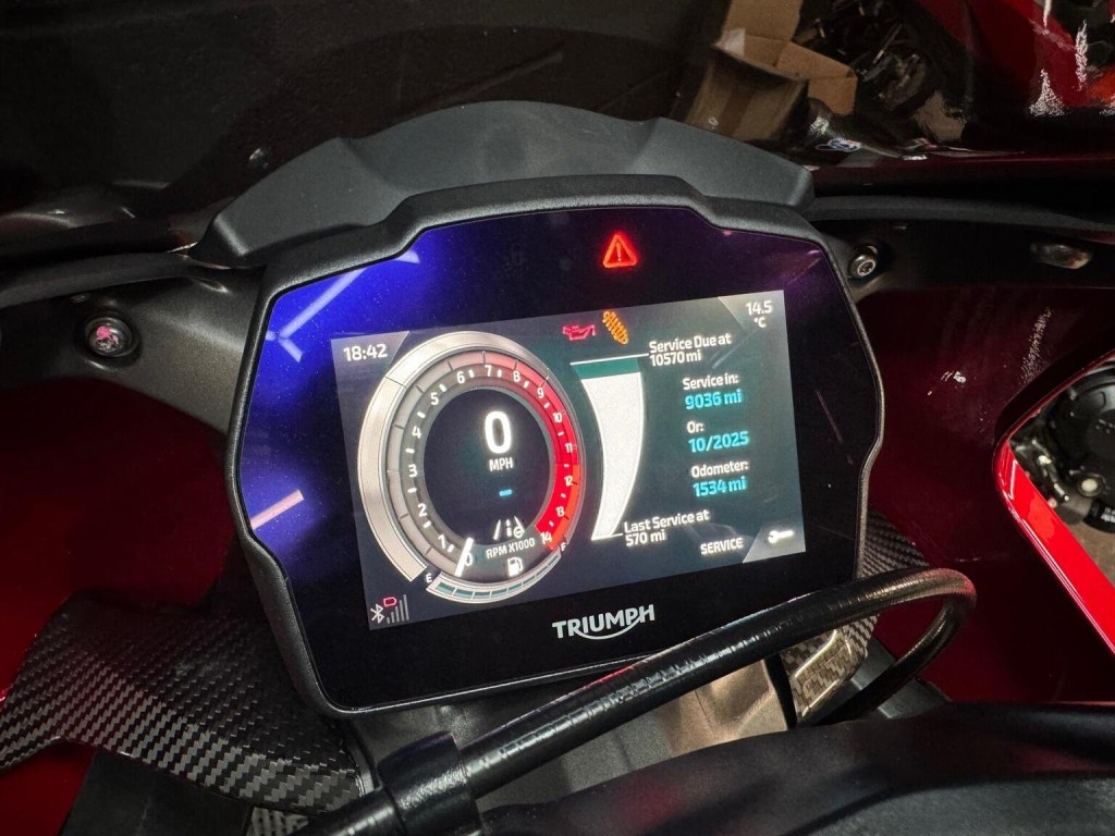 TRIUMPH SPEED TRIPLE 1200