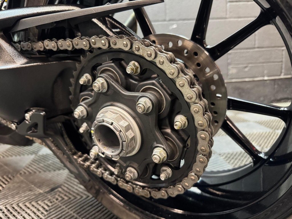 TRIUMPH SPEED TRIPLE 1200