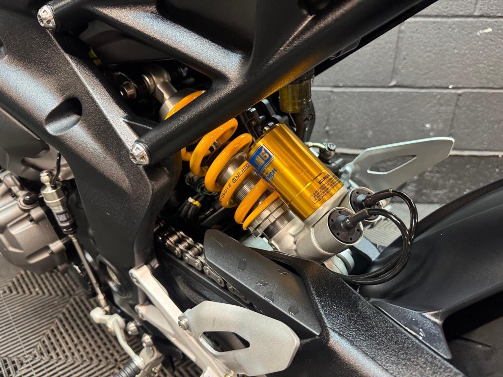 TRIUMPH SPEED TRIPLE 1200