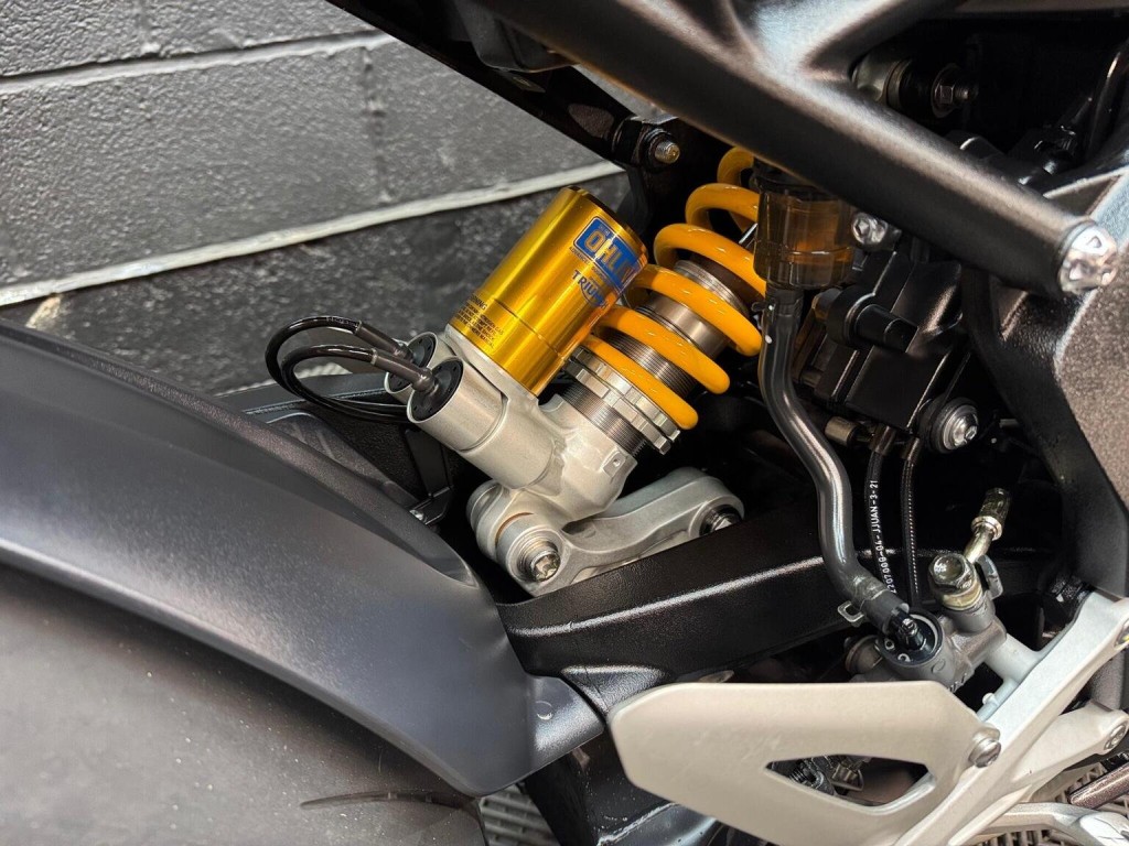 TRIUMPH SPEED TRIPLE 1200