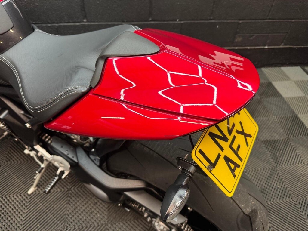 TRIUMPH SPEED TRIPLE 1200