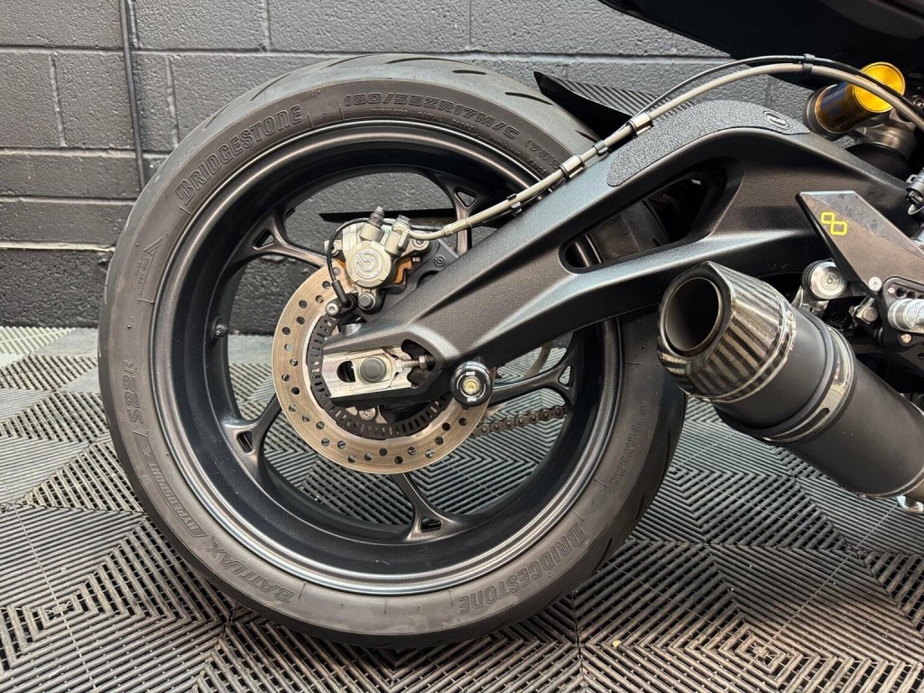 TRIUMPH STREET TRIPLE 765