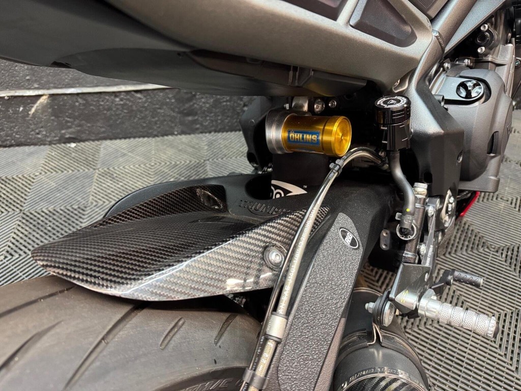 TRIUMPH STREET TRIPLE 765