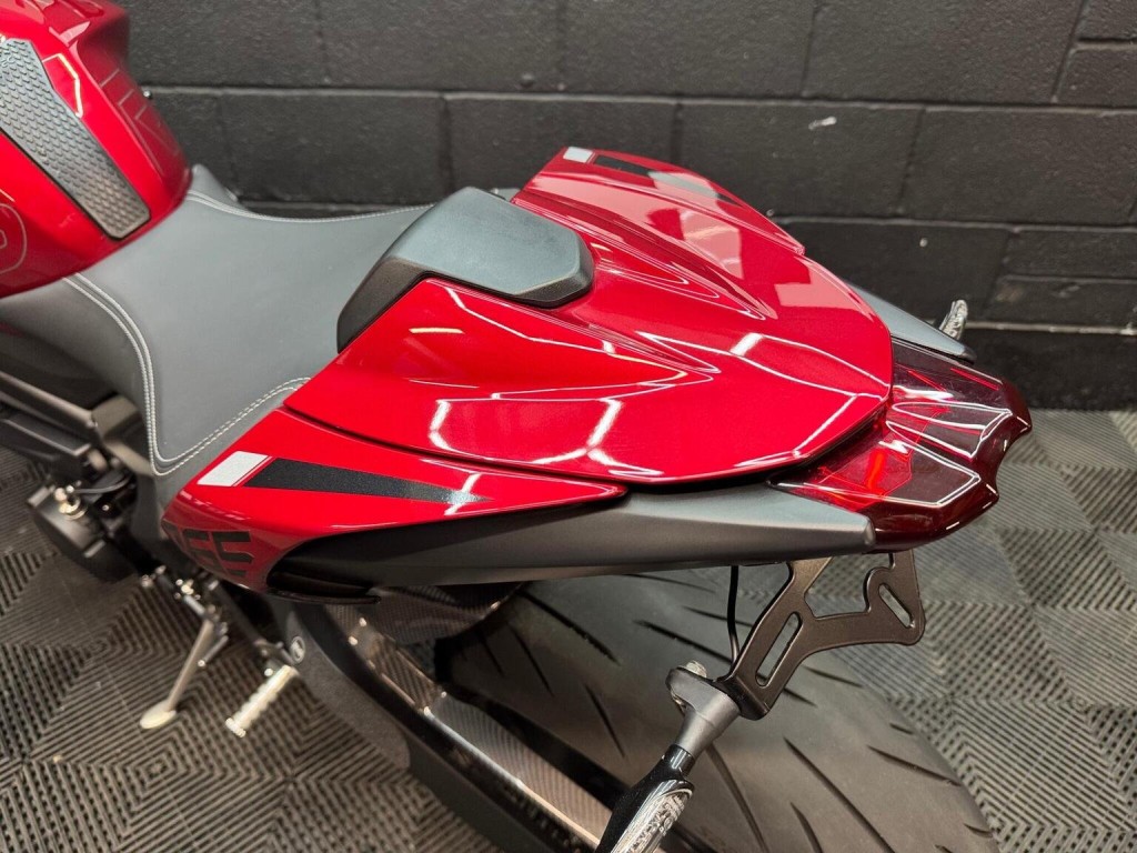 TRIUMPH STREET TRIPLE 765