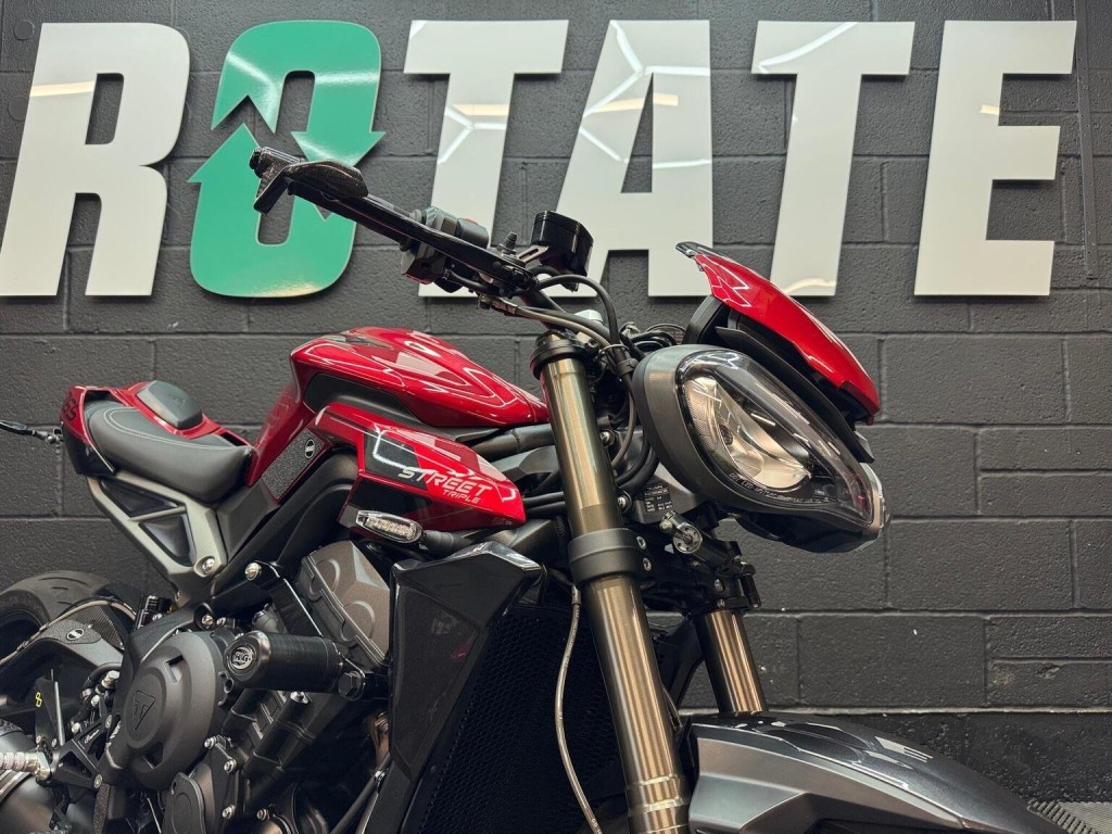TRIUMPH STREET TRIPLE 765