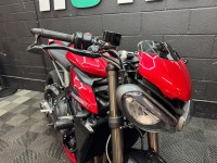 TRIUMPH STREET TRIPLE 765