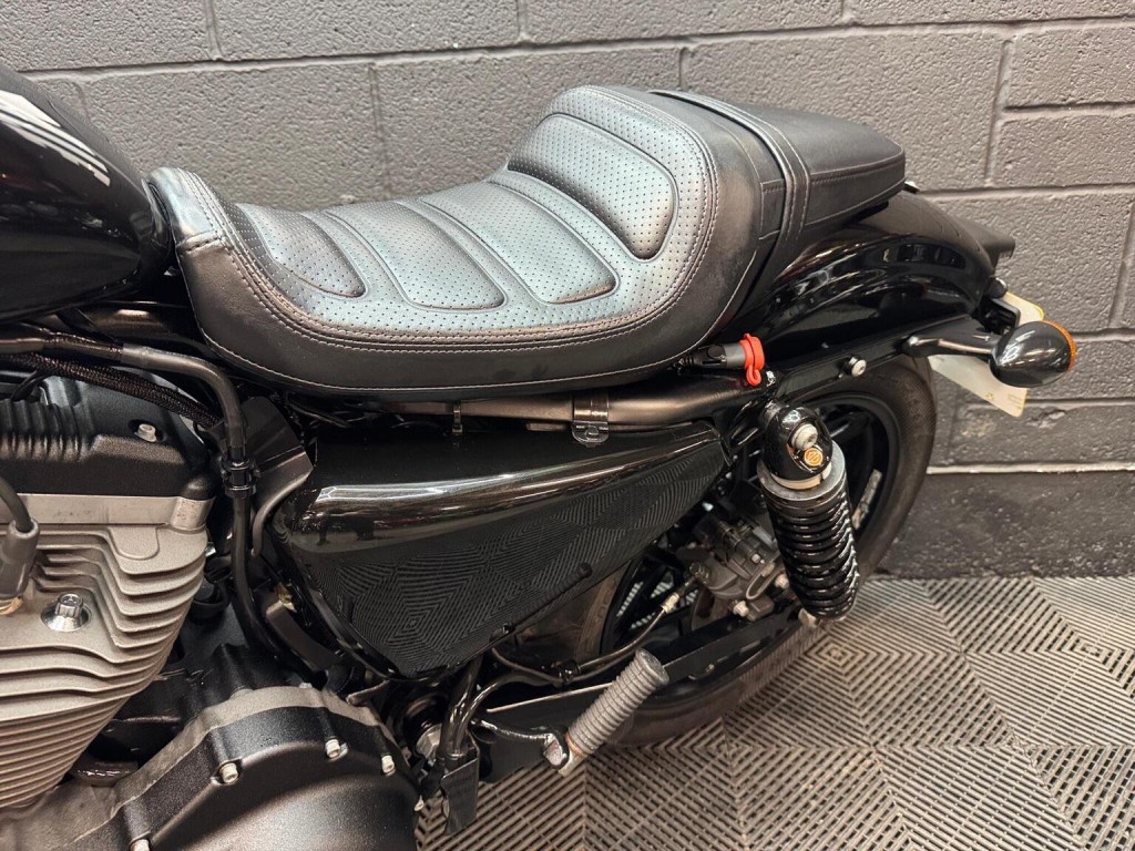 HARLEY-DAVIDSON Sportster