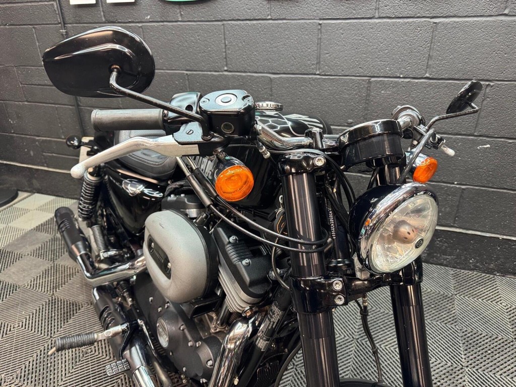 HARLEY-DAVIDSON Sportster