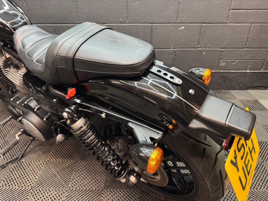 HARLEY-DAVIDSON Sportster