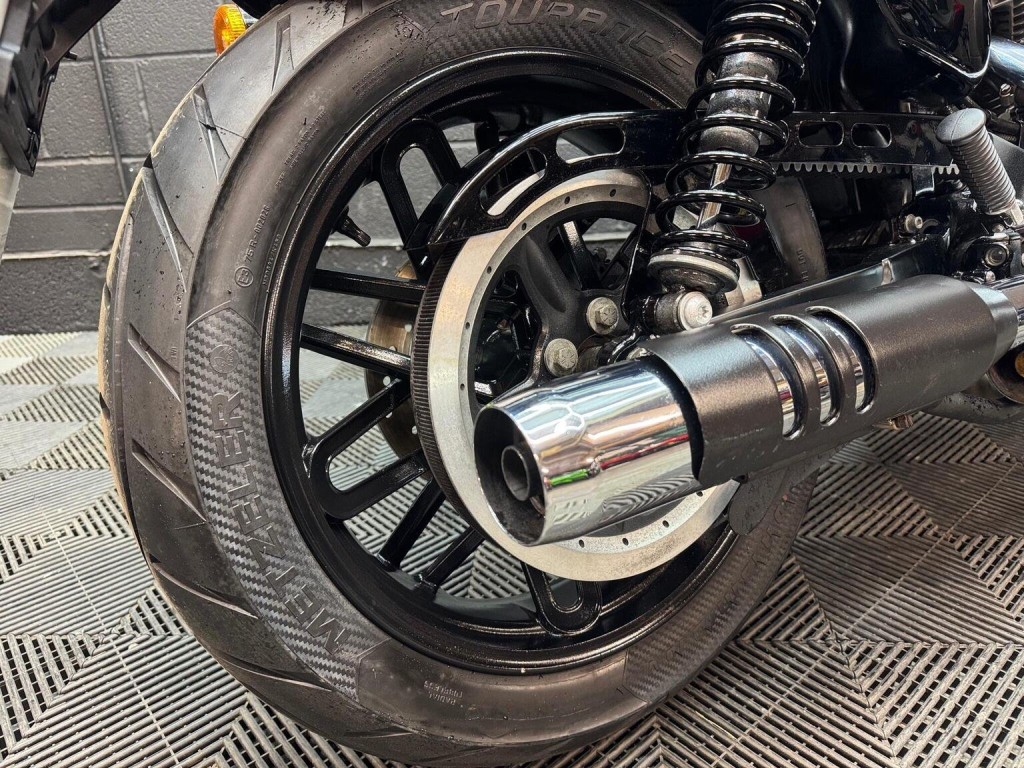 HARLEY-DAVIDSON Sportster