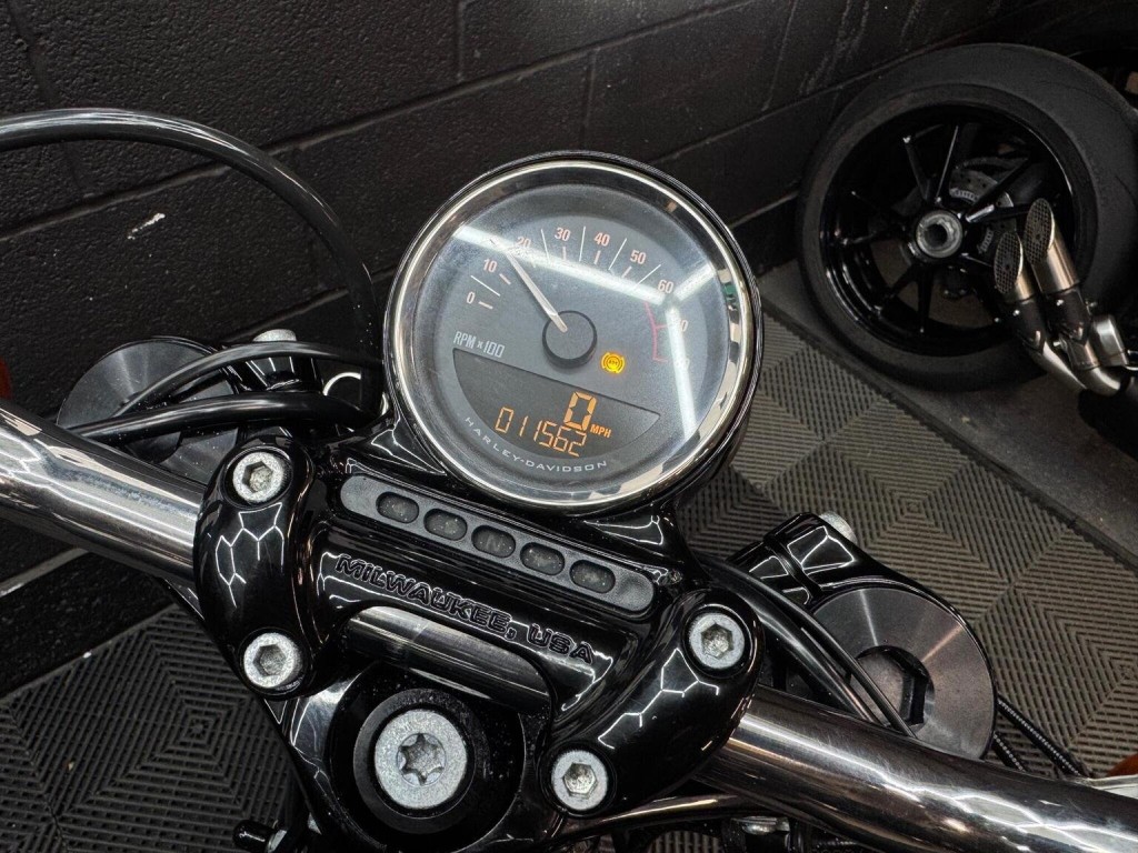 HARLEY-DAVIDSON Sportster