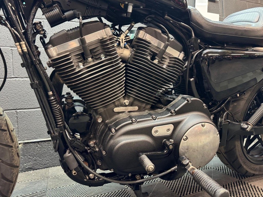 HARLEY-DAVIDSON Sportster