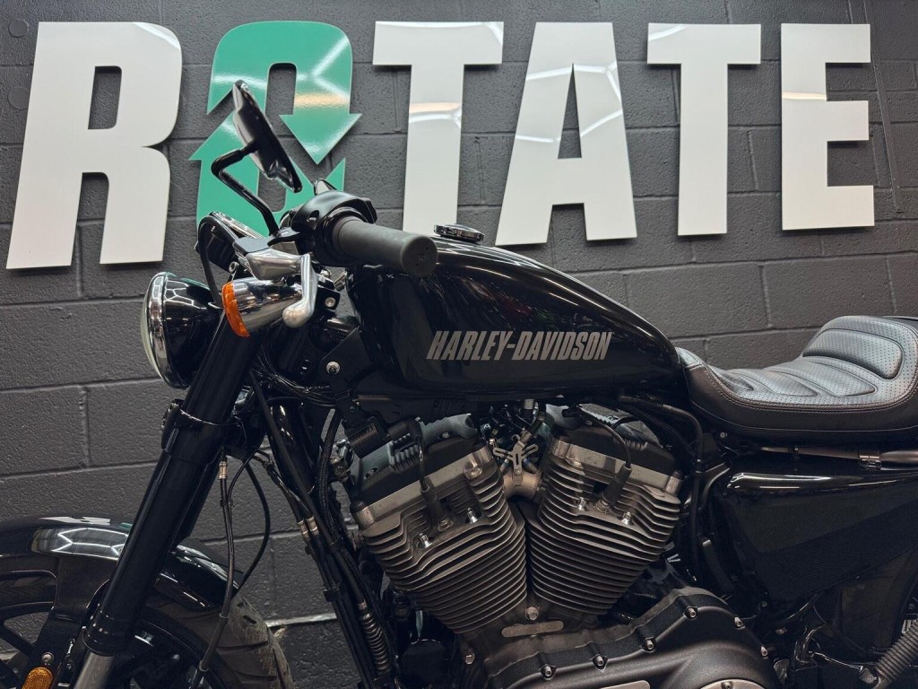 HARLEY-DAVIDSON Sportster