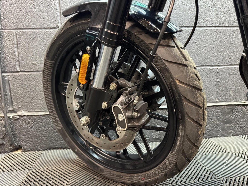 HARLEY-DAVIDSON Sportster