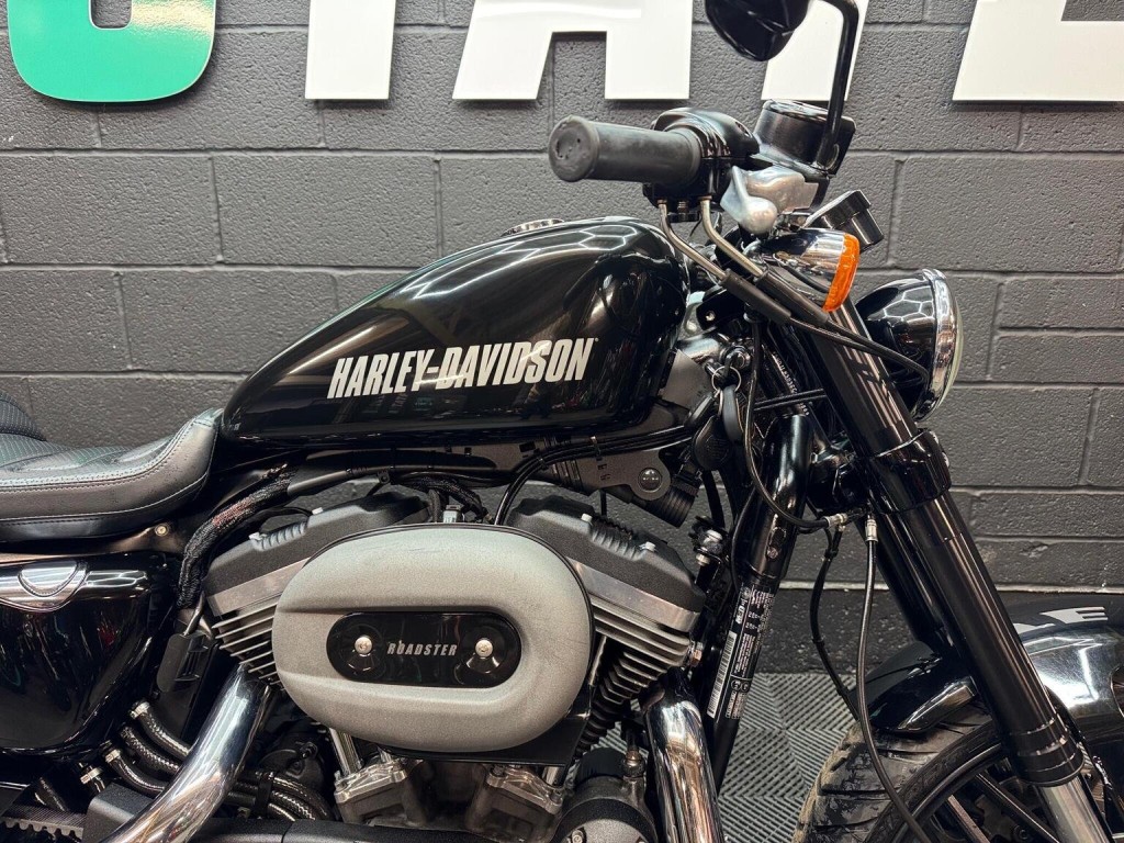 HARLEY-DAVIDSON Sportster