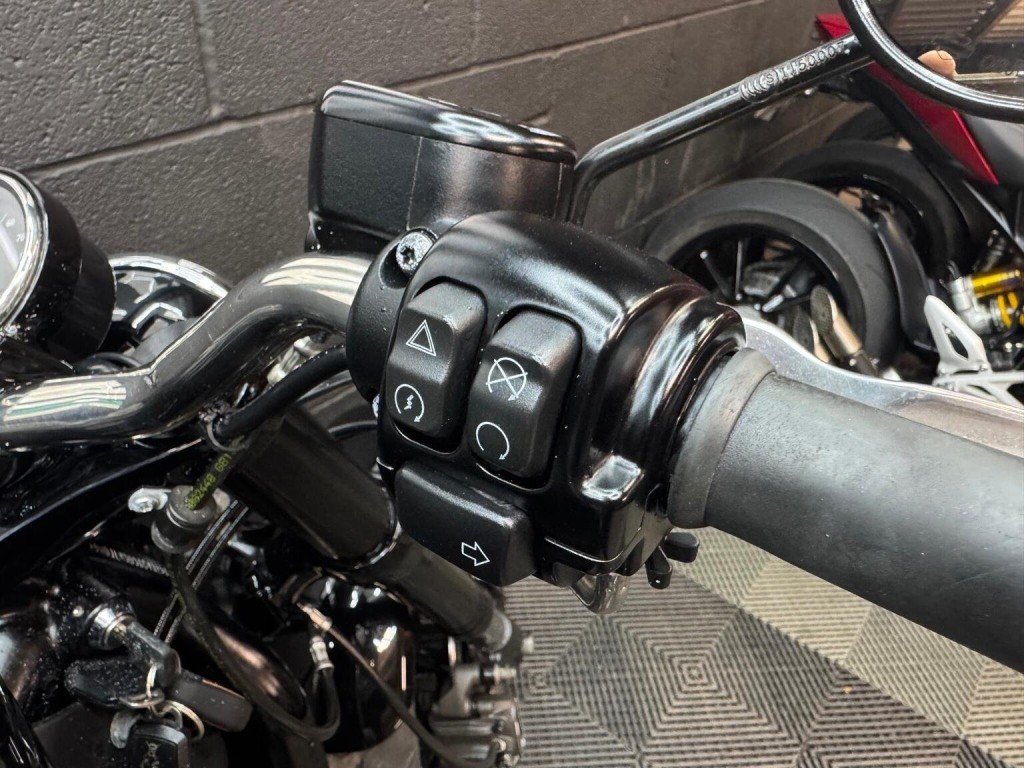 HARLEY-DAVIDSON Sportster