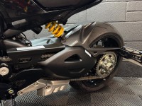 DUCATI DIAVEL V4