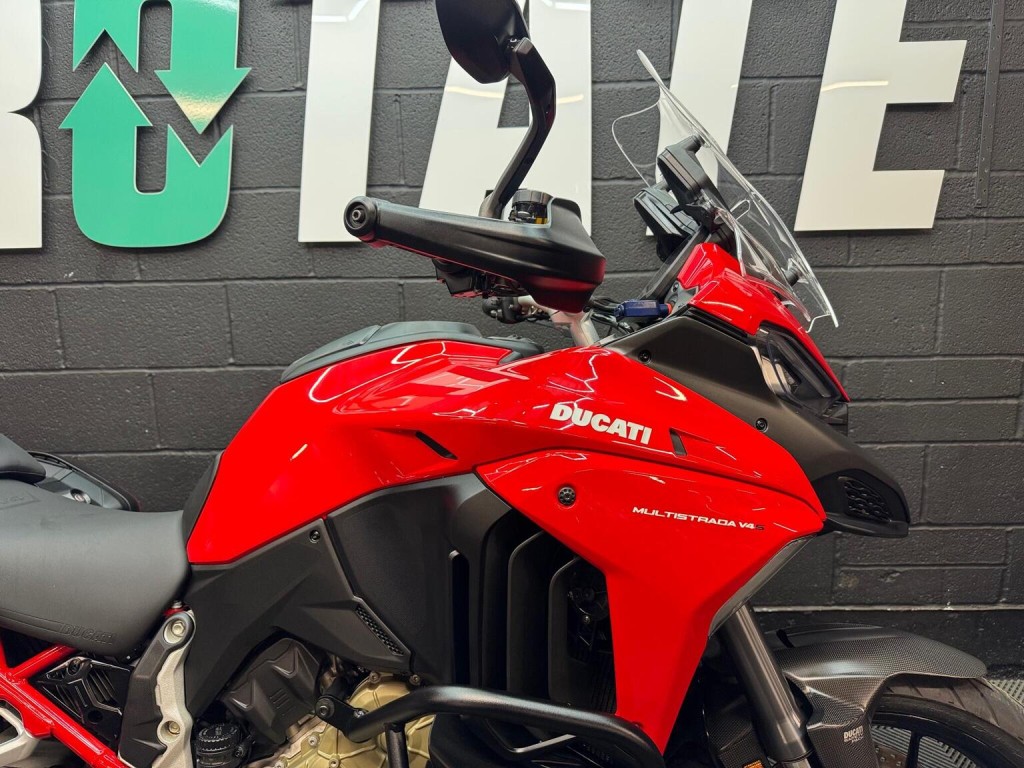 DUCATI MULTISTRADA V4