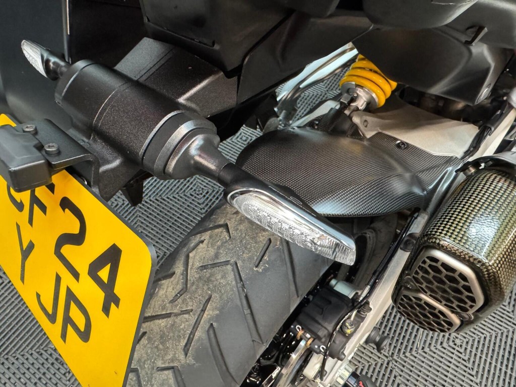 DUCATI MULTISTRADA V4