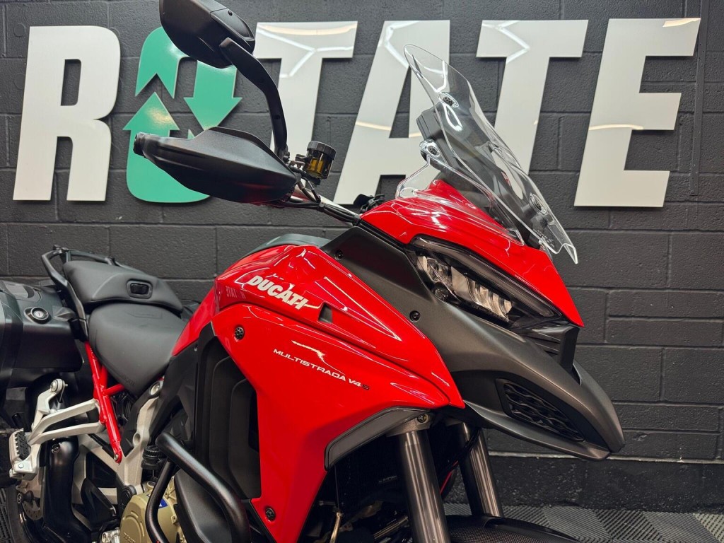 DUCATI MULTISTRADA V4