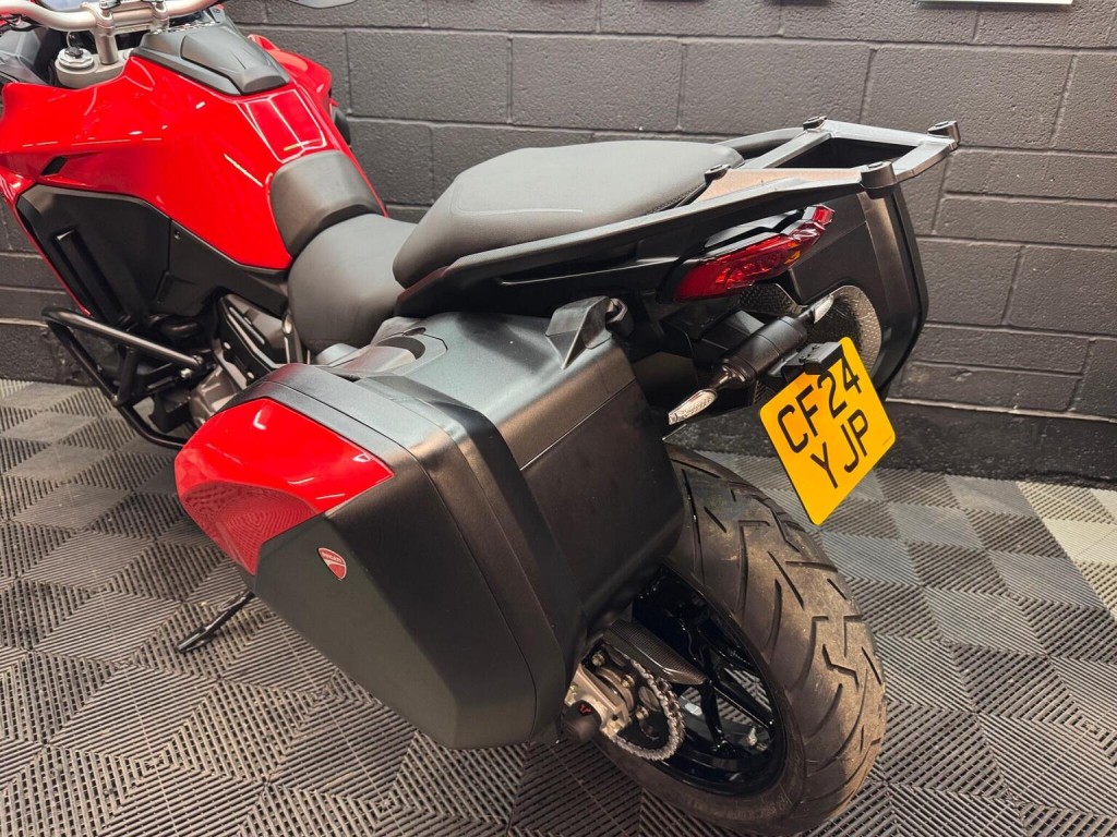 DUCATI MULTISTRADA V4