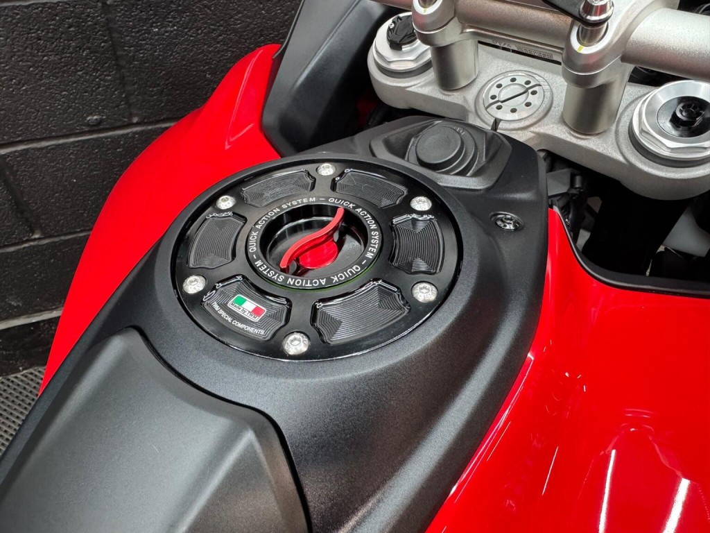 DUCATI MULTISTRADA V4