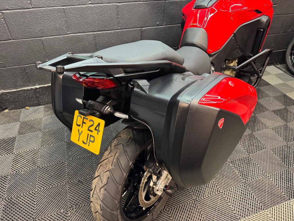 DUCATI MULTISTRADA V4