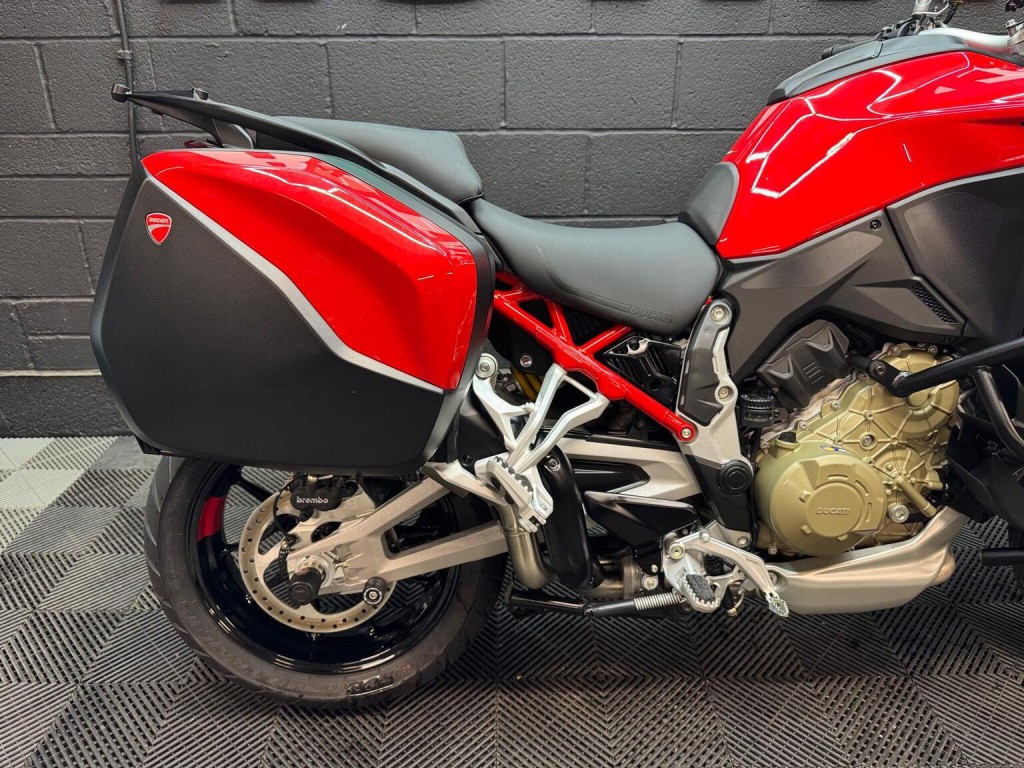 DUCATI MULTISTRADA V4