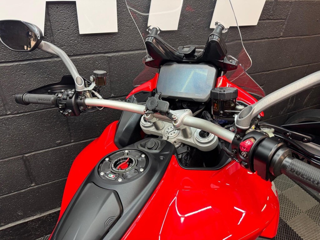 DUCATI MULTISTRADA V4