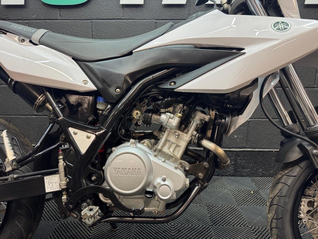 YAMAHA 